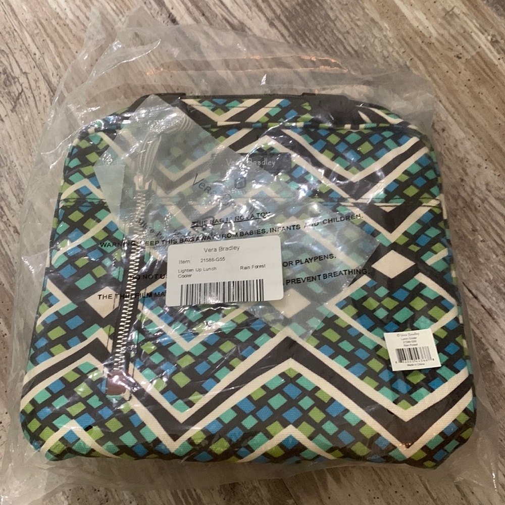 New! Vera Bradley lighten up lunch cooler